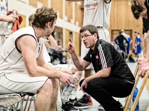 Coach Denis Rühmann in der Auszeit